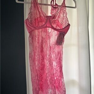 Elegant Pink Lace Chemise